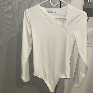 NWT Abercrombie and Fitch long sleeve soft collection body suit, size small